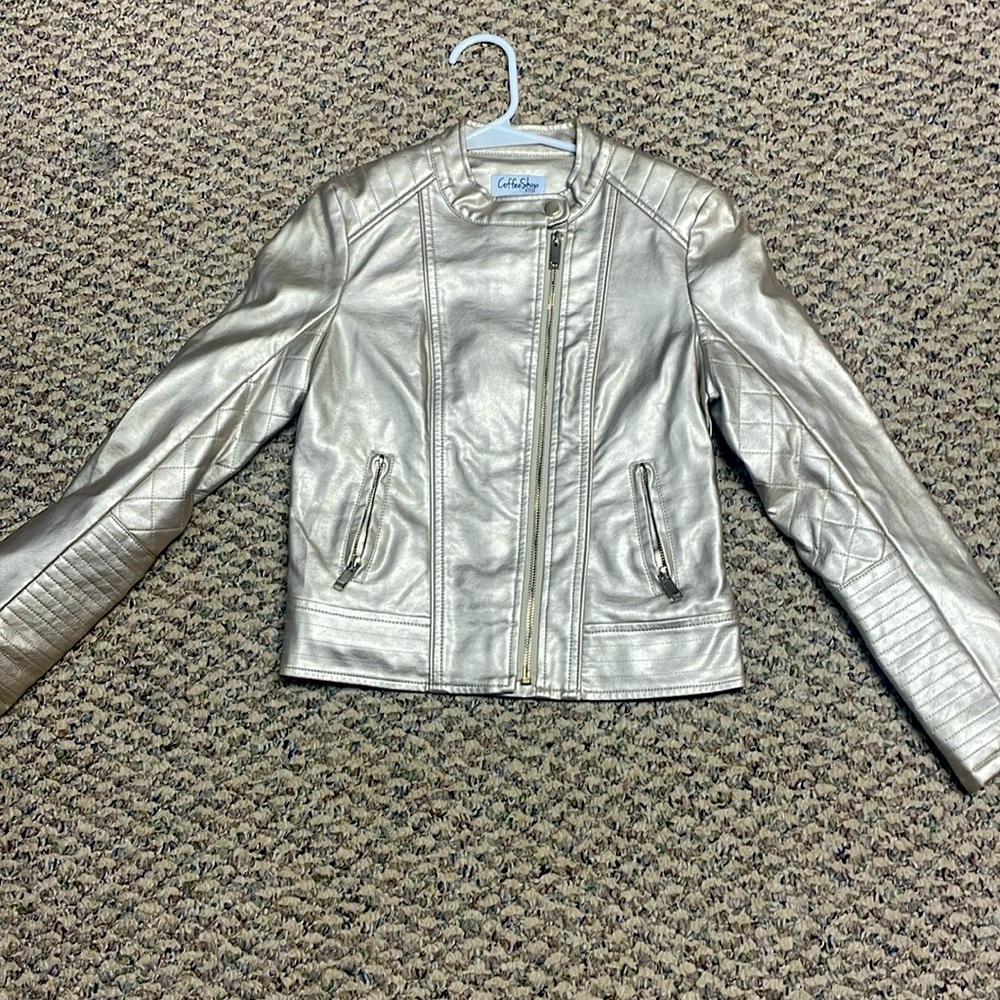 BRAND NEW- adorable jacket! It was too small for my daughter